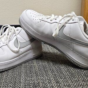 Nike Air Force 1 '07 - White/Light Smoke Grey